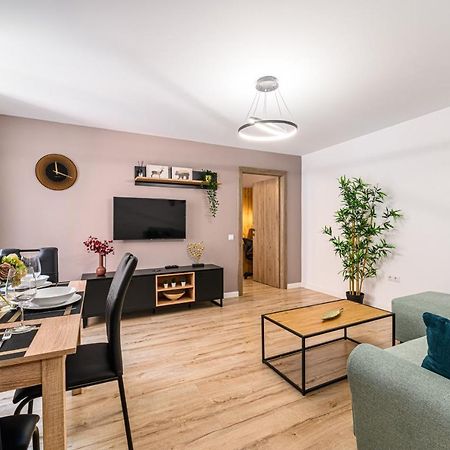 Schei Gate Apartment Брашов Екстериор снимка